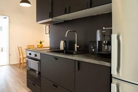 Cosy Apartment Plus Self Checkin Plus Free Street Parking Берлин Экстерьер фото